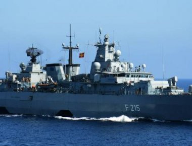 Δεύτερο ατύχημα με ξένο πολεμικό πλοίο στον Πειραιά